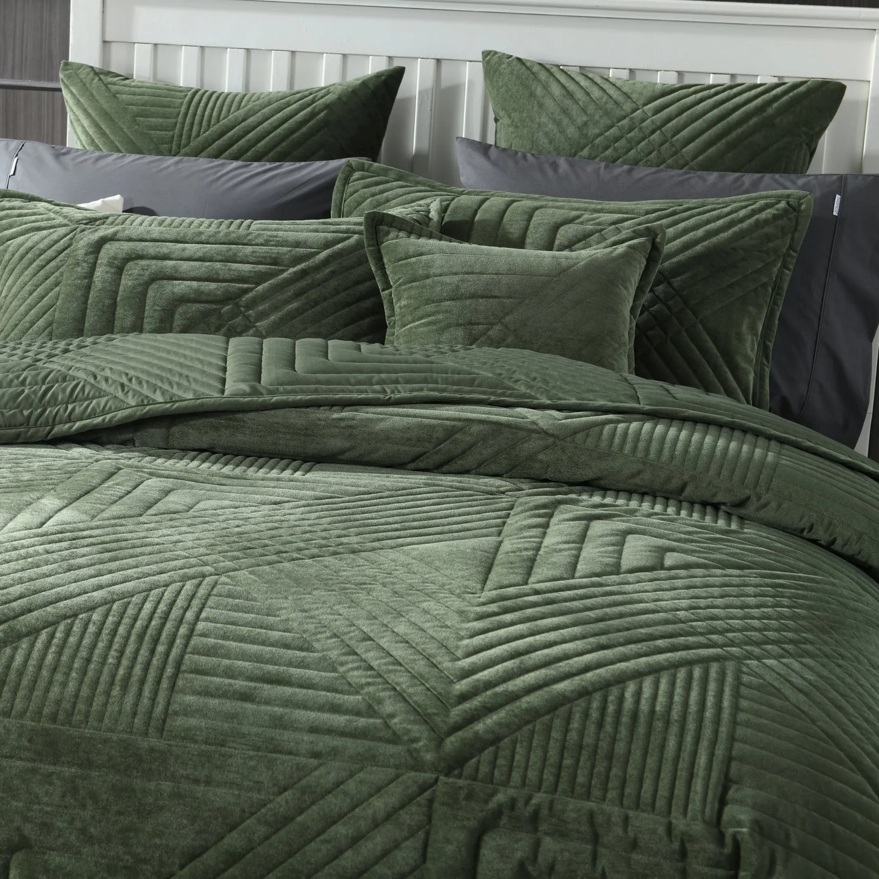 Bianca Bedding SAMATRA COVERLET SET OLIVE