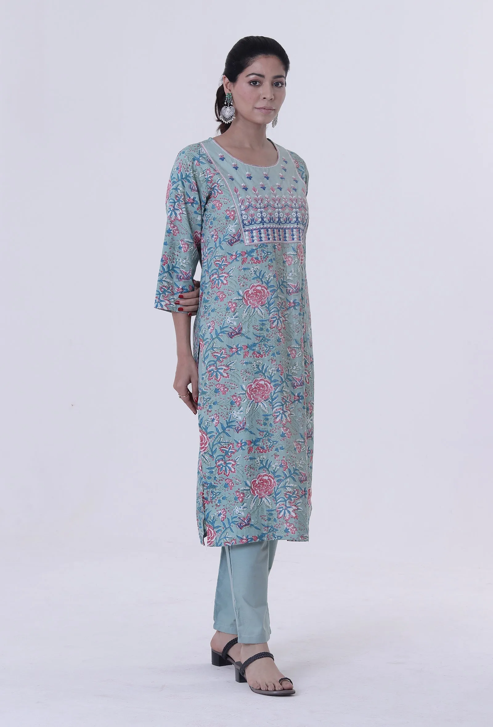 Blue Cotton Kurta With Multicolor Motif