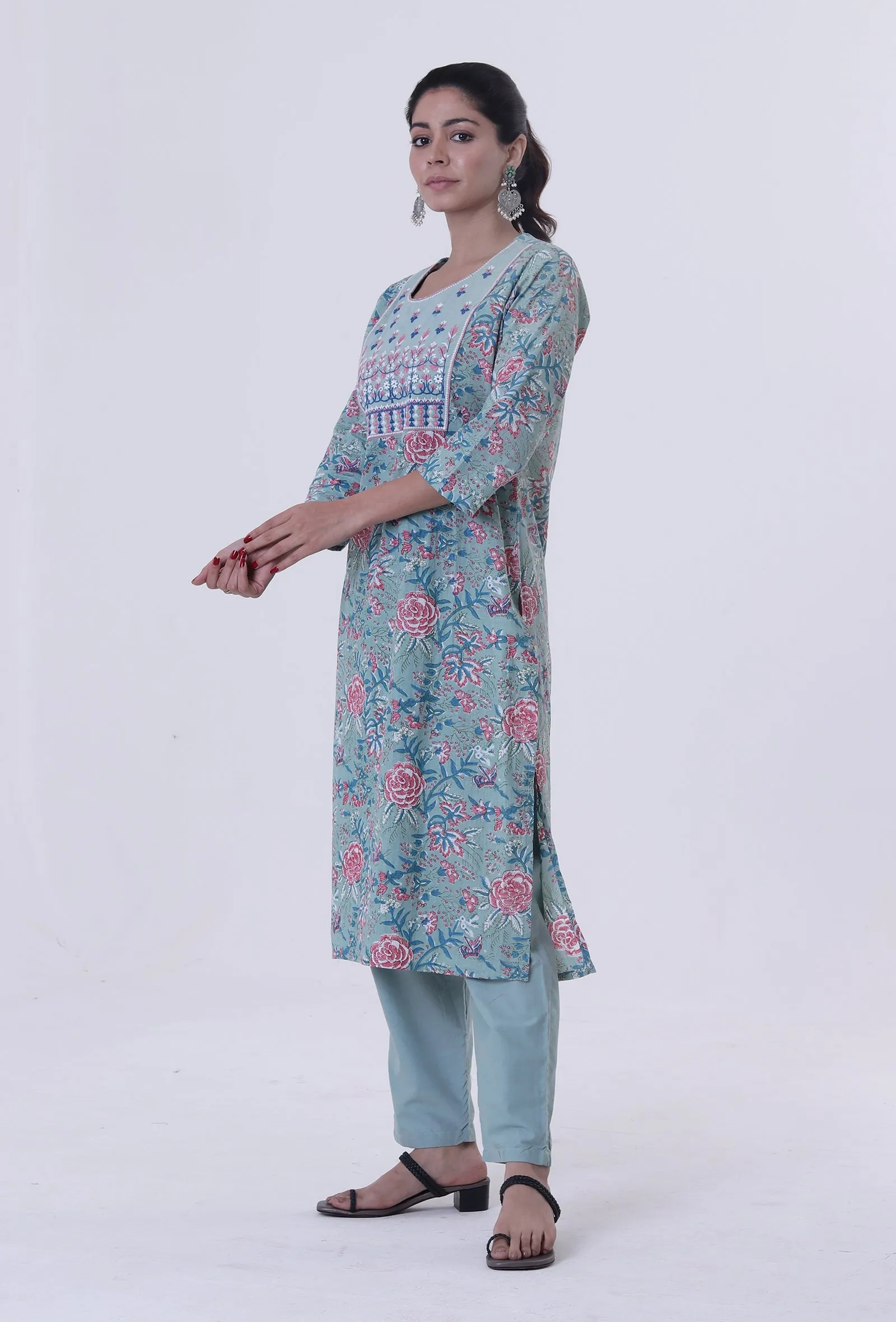 Blue Cotton Kurta With Multicolor Motif