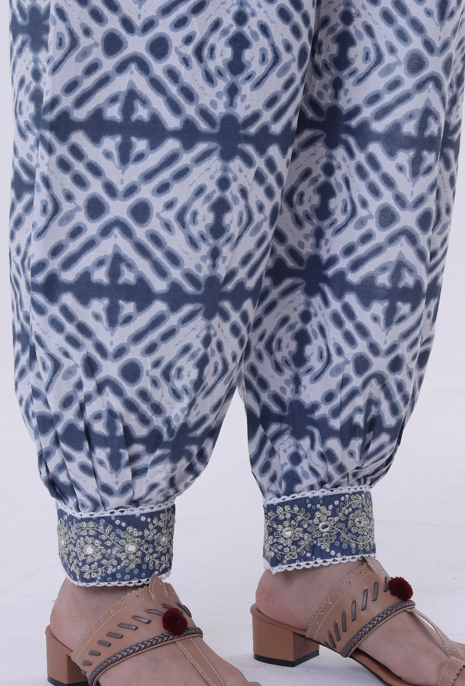 Set Of 2: Blue & White Block Printed Cotton Kurta & Pant