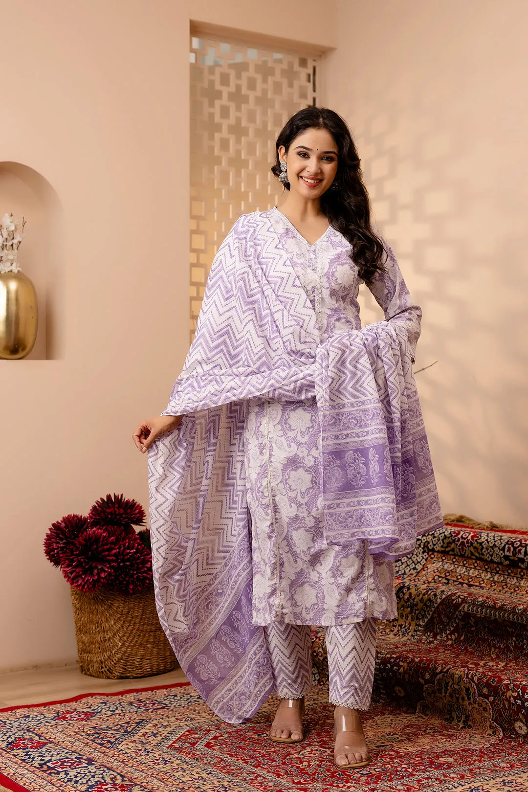 Women Lavender Floral Printed Straight Kurta And Trouser With Dupatta