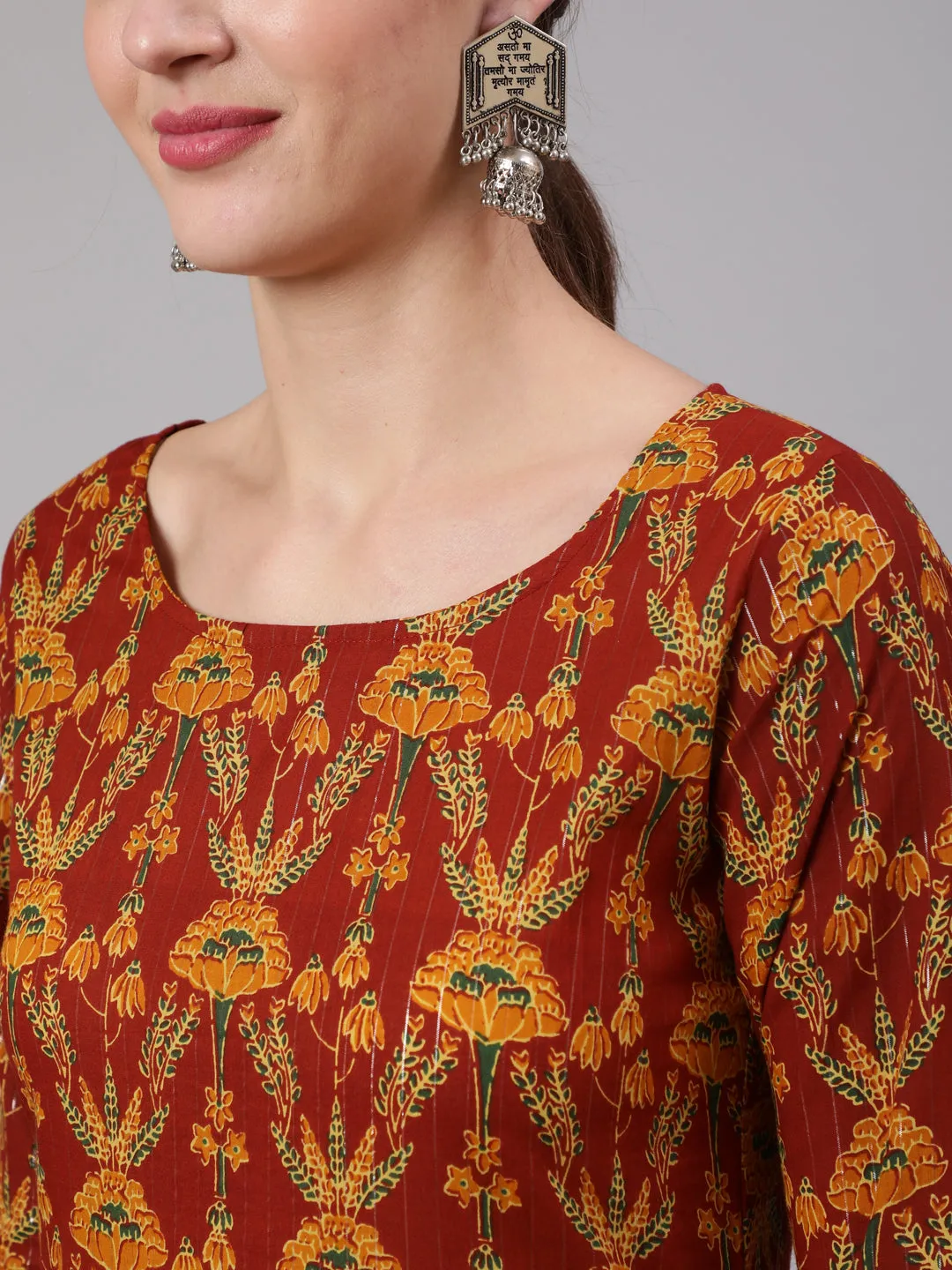 Women Maroon Floral Printed Straight Kurta And Palazzo