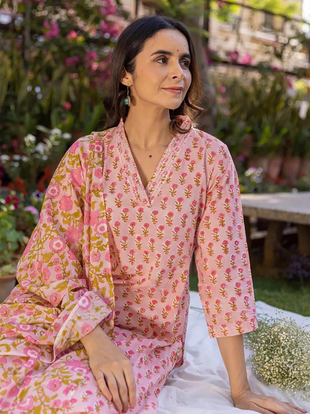 Women Pink Viscose Rayon Floral Printed Straight Kurta Palazzo With Dupatta