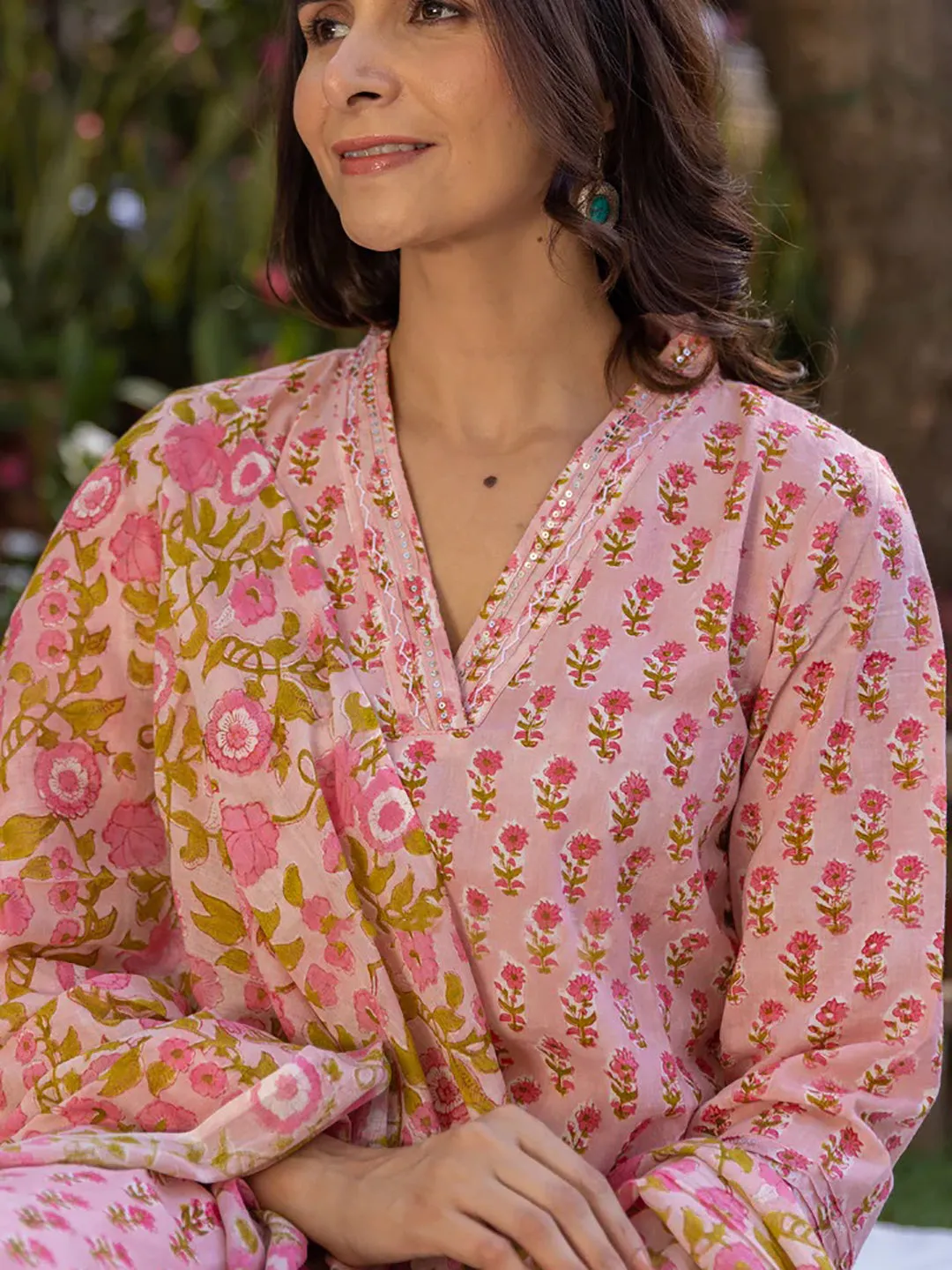 Women Pink Viscose Rayon Floral Printed Straight Kurta Palazzo With Dupatta